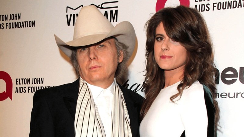 dwight yoakam wife