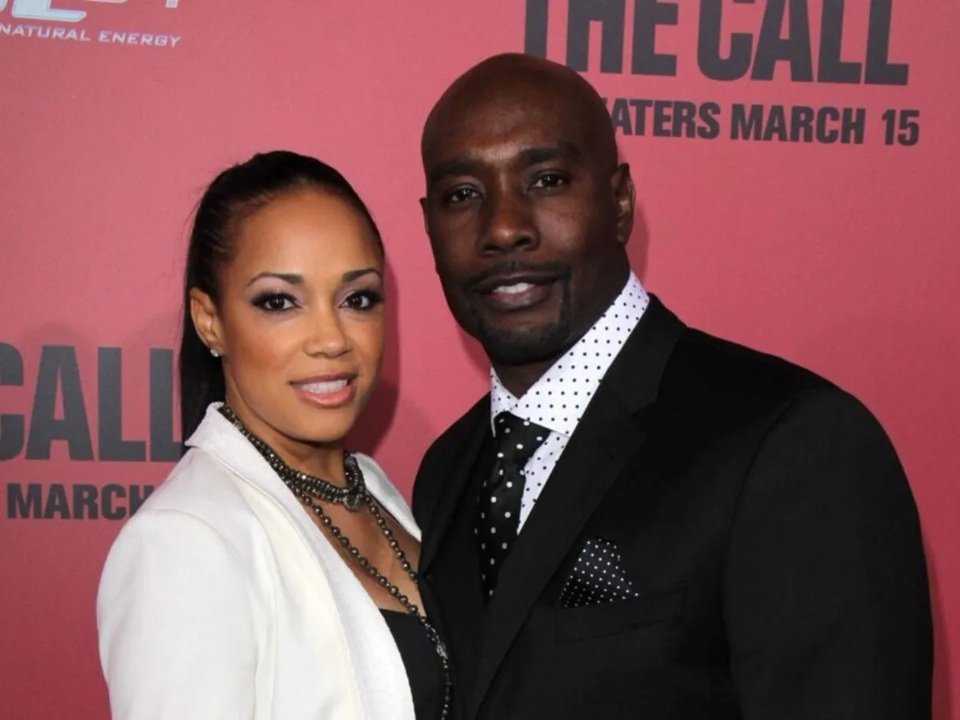morris chestnut wife