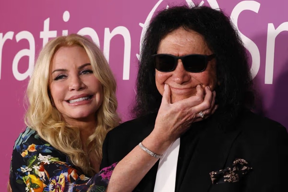 gene simmons wife